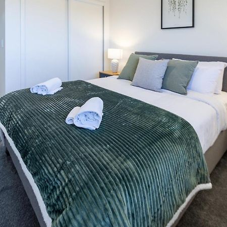 1 Bedroom 1 Bath, Executive Escape, Northlands Mall Christchurch Bagian luar foto