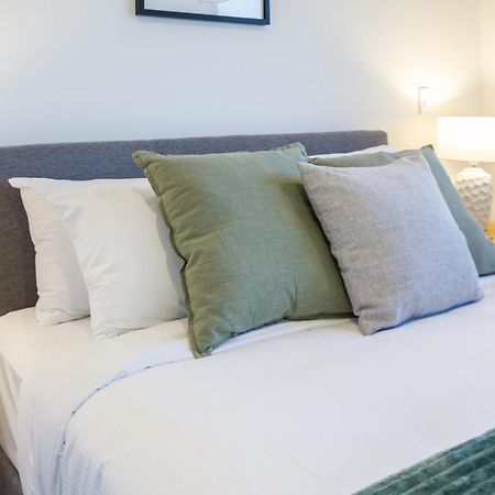 1 Bedroom 1 Bath, Executive Escape, Northlands Mall Christchurch Bagian luar foto