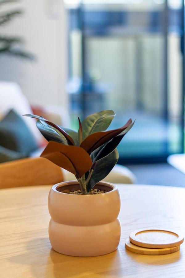 1 Bedroom 1 Bath, Executive Escape, Northlands Mall Christchurch Bagian luar foto